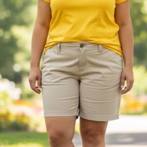 Eddie Bauer Tan Shorts size 18